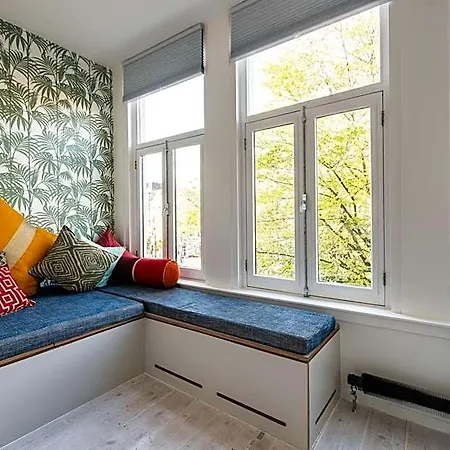Guest house Canal-view In Jordaan, Smart Tv 4*