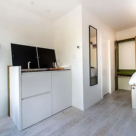 Canal-view In Jordaan, Smart Tv Amsterdam
