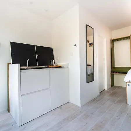 Canal-view In Jordaan, Smart Tv Guest house