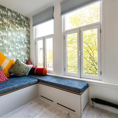 Canal-view In Jordaan, Smart Tv Amsterdam