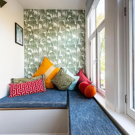 Canal-view In Jordaan, Smart Tv Guest house